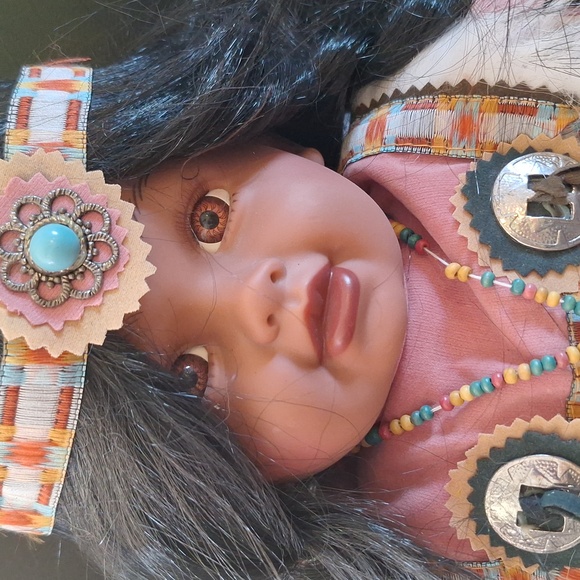 Female Native doll - Picture 5 of 5